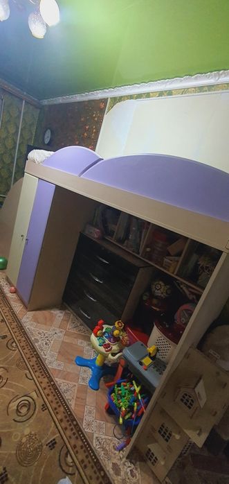 Двухэтажная кровать