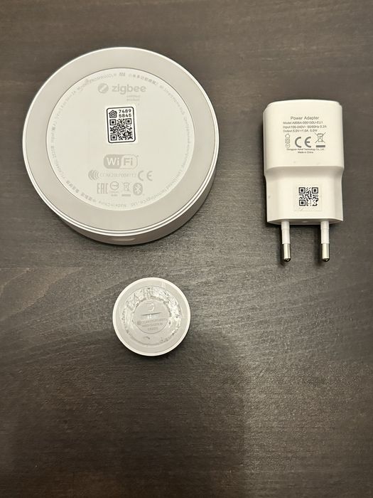 Hub Xiaomi Mi Smart Home Hub, Wireless, Zigbee 3.0, Bluetooth + Senzor