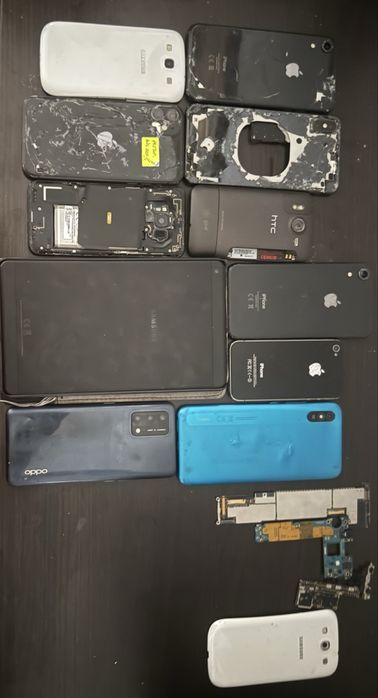 Lot telefoane pentru piese