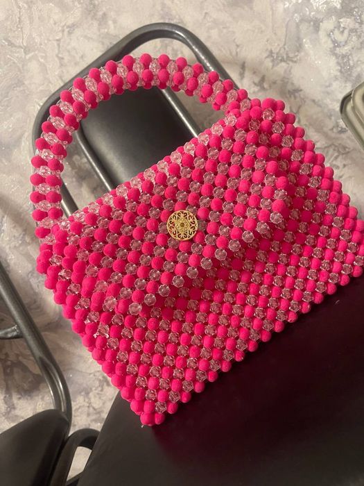 Xoxlagan uslubingizda zakazga toʻqib beriladi. Dastavka butun oʻzbekis