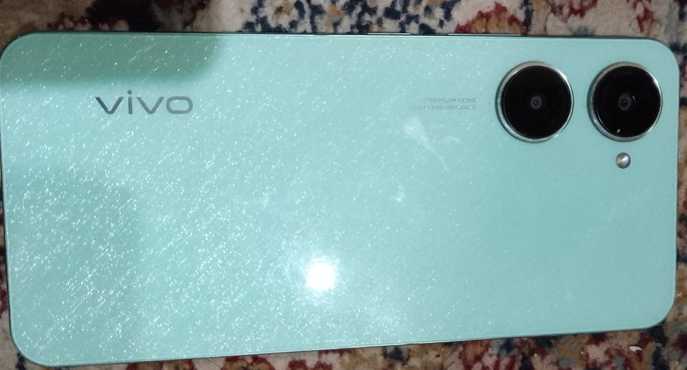Телефон Vivo Y 03