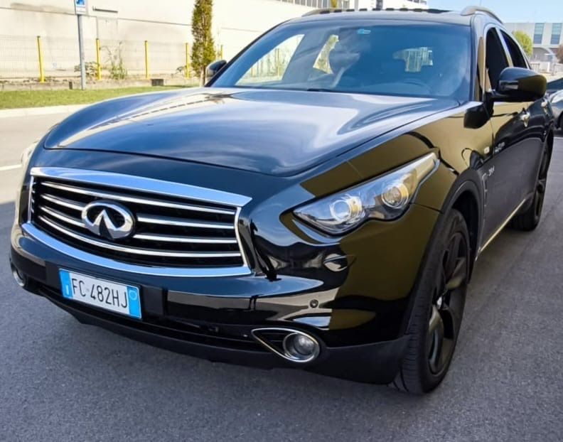 На части! Infiniti QX70 3.0D V9X Инфинити