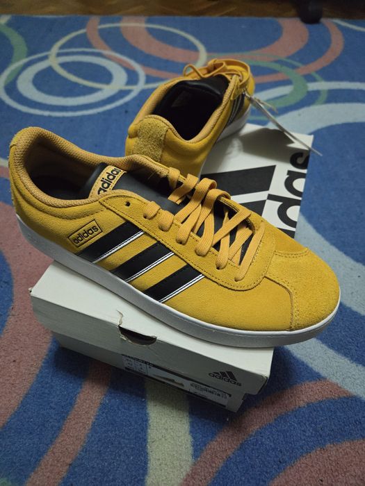 Маратонки Adidas 42 (нови)