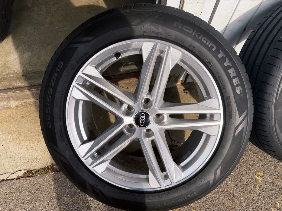 235 55 19 Audi Q5 Q3