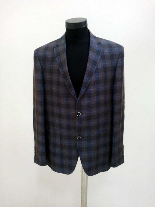 Костюмы фирменные