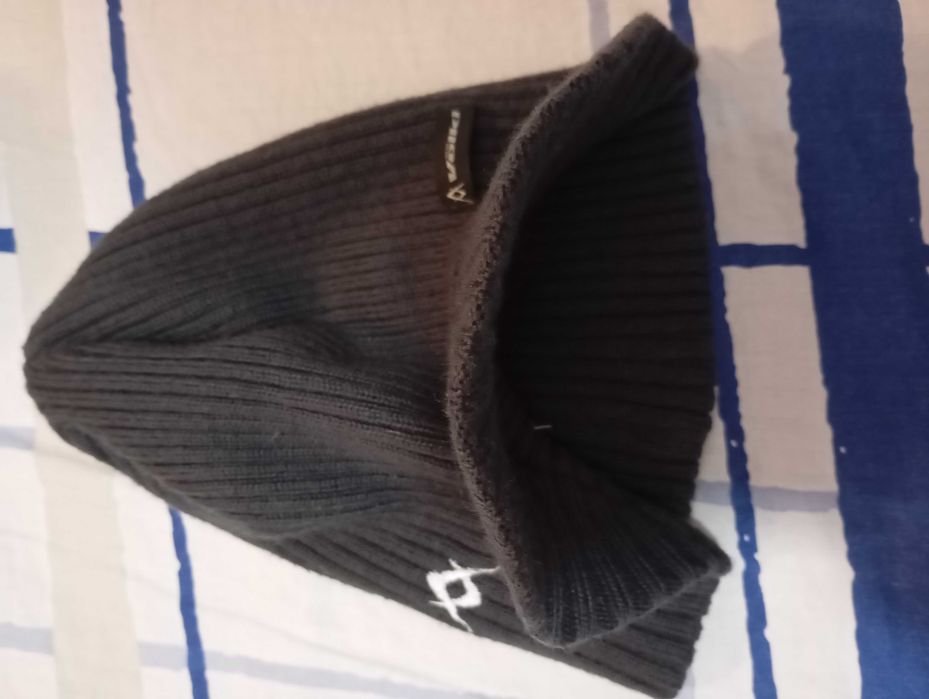 Зимни шапки Eisbar, Mamut и детска Volki, Swix и лятна Quicksilver