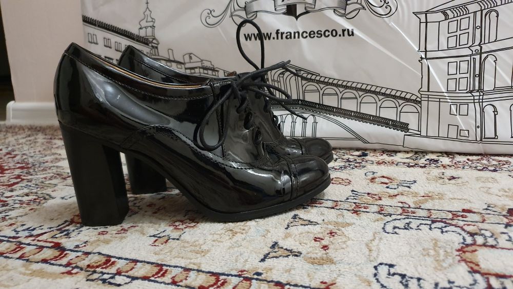 Ботинки лакированные