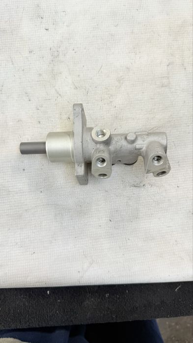 Централна спирачна помпа БМВ