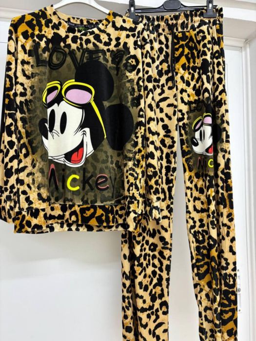 Compleu damă diferite modele