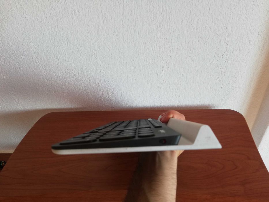 Logitech K780 Unify и Bluetooth клавиатура