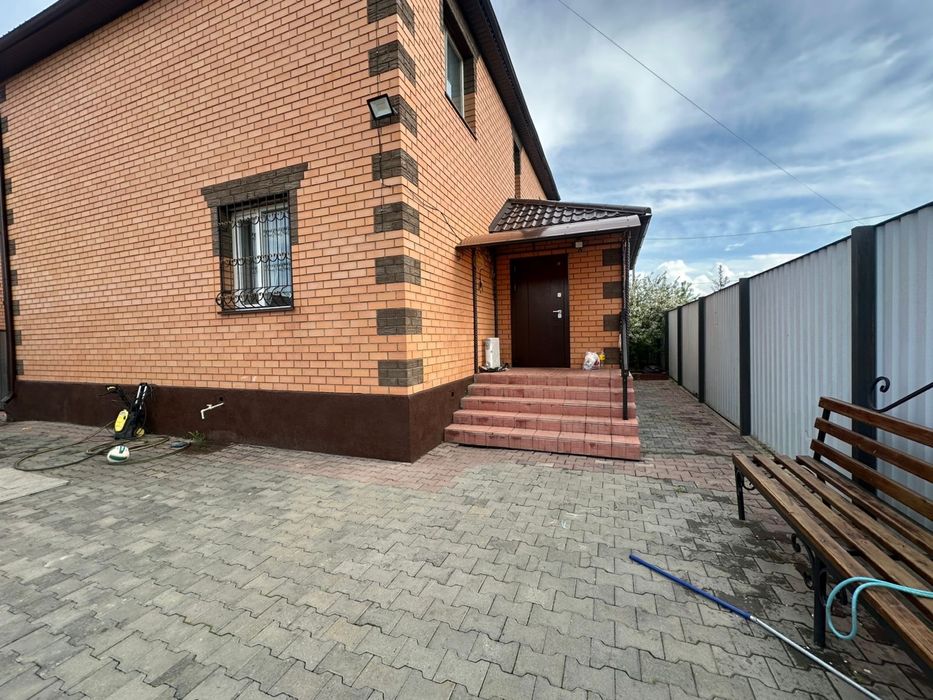 Продам коттедж район 3 школы