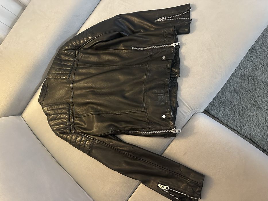 Vand jacketa piele allsaints noua fara eticheta purtata o simgura data