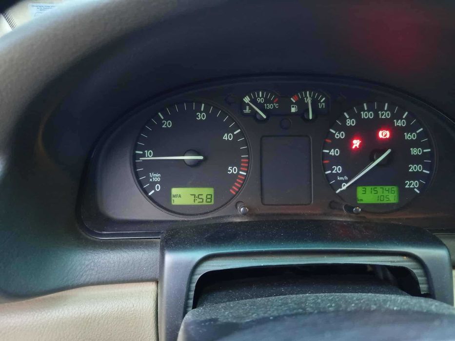 Продавам фолксваген пасат б5