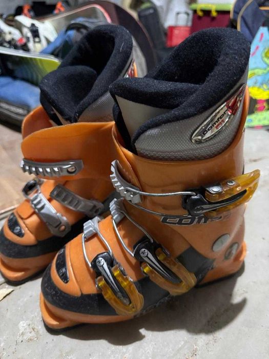 детские горнолыжные ботинки