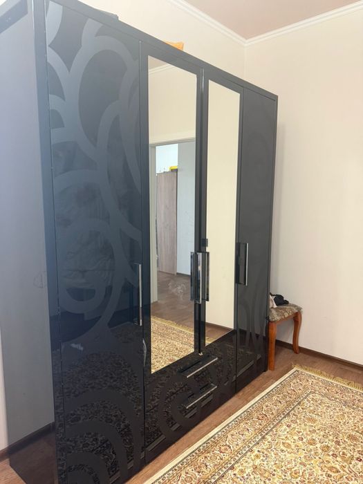 Продам спальный гарнитур кровать и шкаф