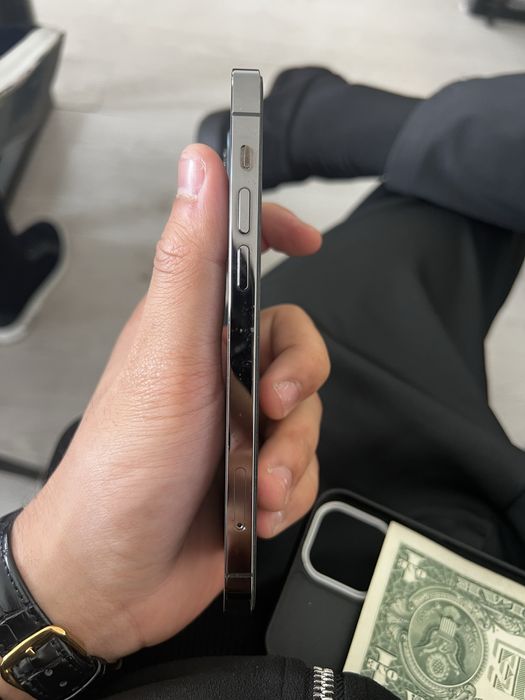 Iphone 12 pro srochni sotiladi