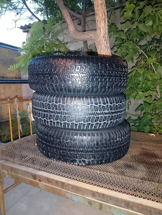 Продам шины на Ниву
