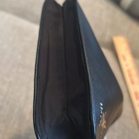 Yves Saint Laurent bag poseta geanta farduri