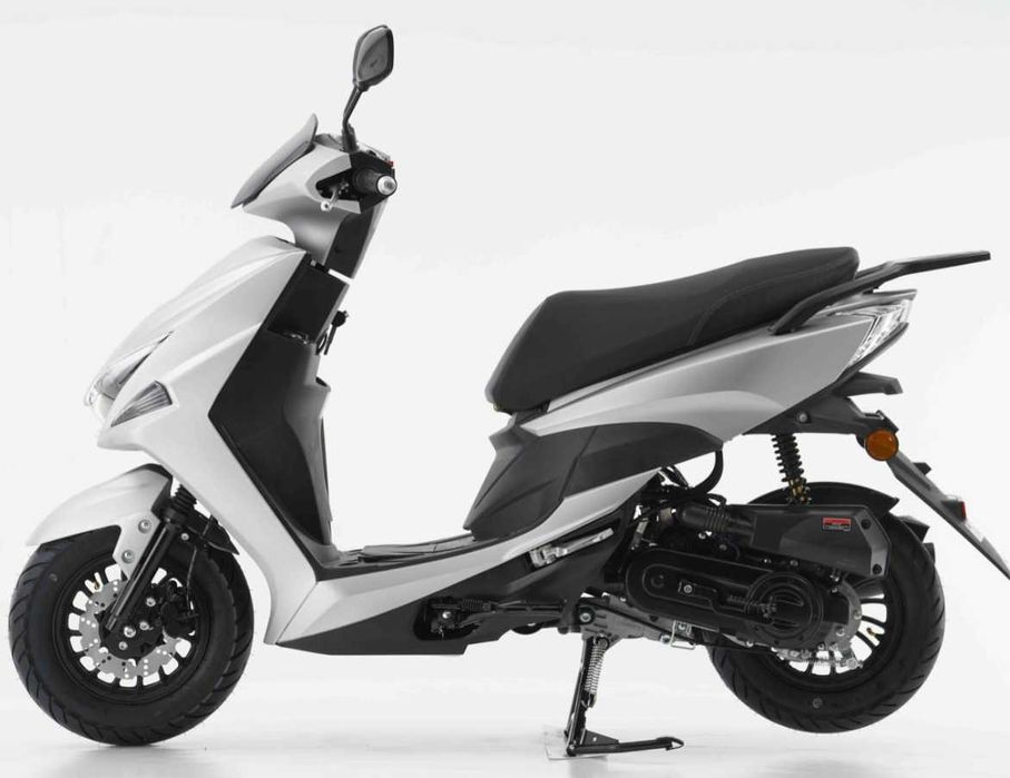 Inchiriez scuter - se conduce fara permis - 25km/h