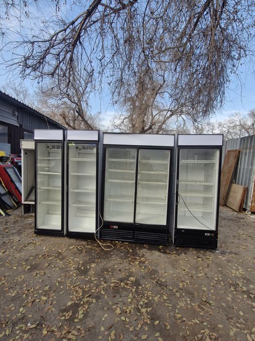 Продам витринные холодильники