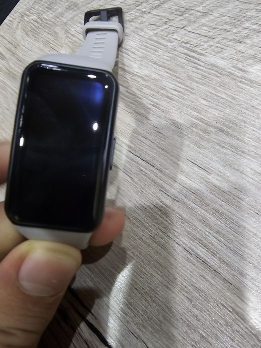 Honor band 6 karbka bor zaryadchiki ham bor