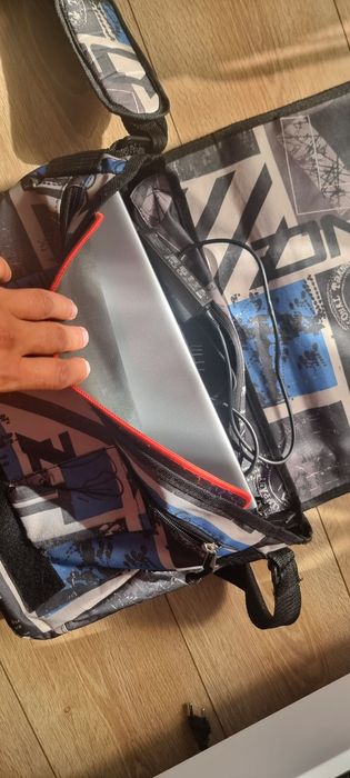 Geanta laptop Daniel Ray noua, multiple buzunare, bretea lunga