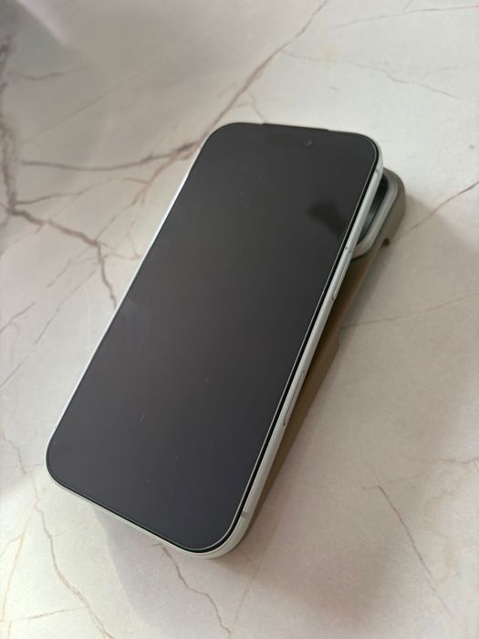 Продам Айфон 17 про 512 гб