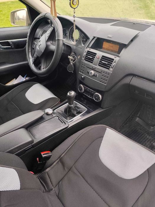 MERCEDES-BENZ C-Class 2010 — imagine 4