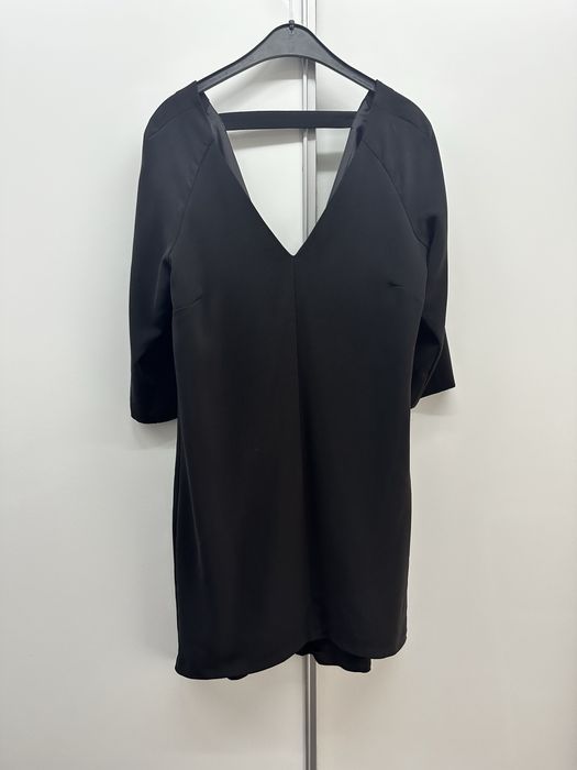 Rochie neagra Reserved asimetrica cu fermoar