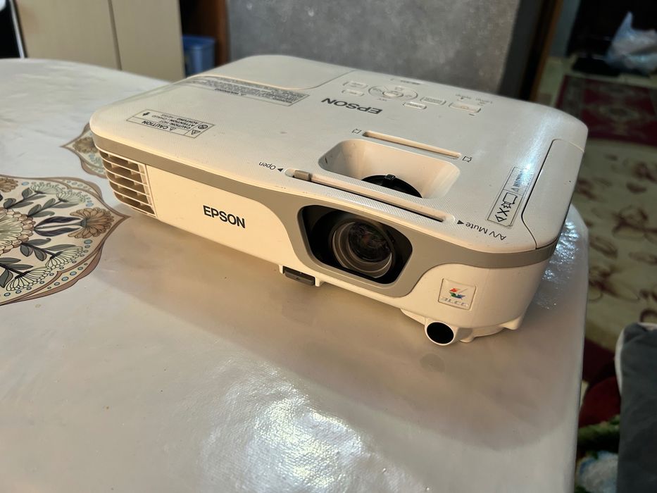 Проектор EPSON EB-X11