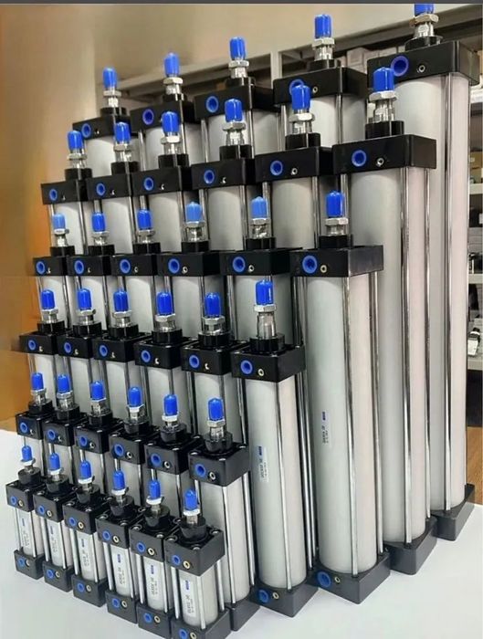 Пневмопривод, пневмоцмлиндр, распределитель воздуха, датчик.