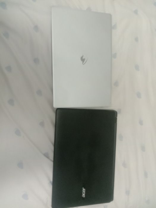 2 ta noutbuk soltiladi bitta yangi bitta eski narxni kelishamiz