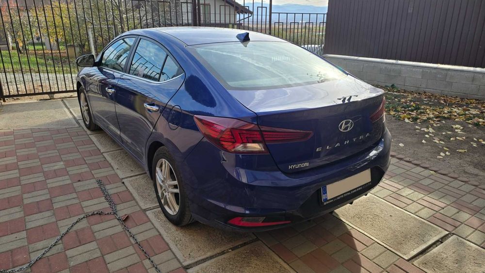 Hyundai Elantra 1,6 benzină 128 CP