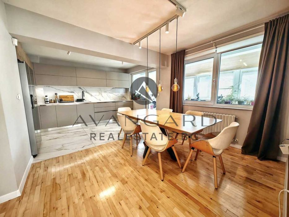 Продава се Многостаен апартамент в Пловдив, Център - 188 кв.м за 2116 €/кв.м - Снимка #3