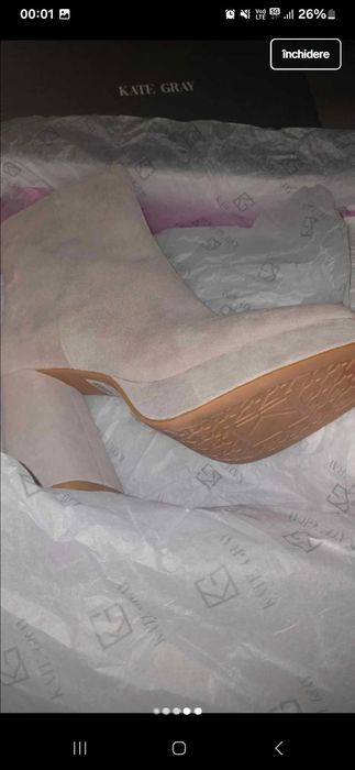 Botine din catifea bej cu toc