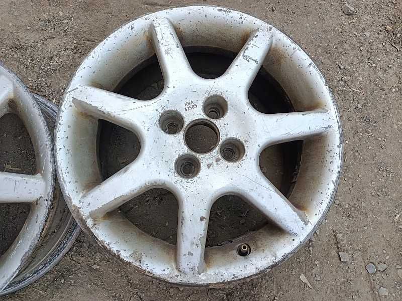 Продам ДВА оригинальных легкосплавных диска