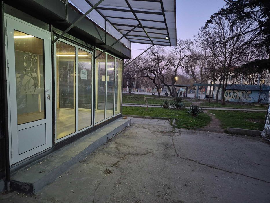 Продава се Магазин в Варна, Аспарухово - 18 кв.м за 354 €/кв.м - Снимка #2