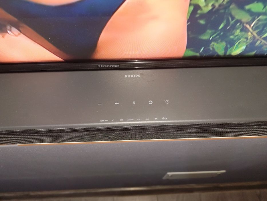 Tv Hisense 165 cm +( sound Bar+ subwoofer Philips )