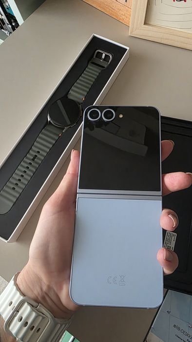 Samsung  Z Flip 6 si Samsung  Galaxy Watch