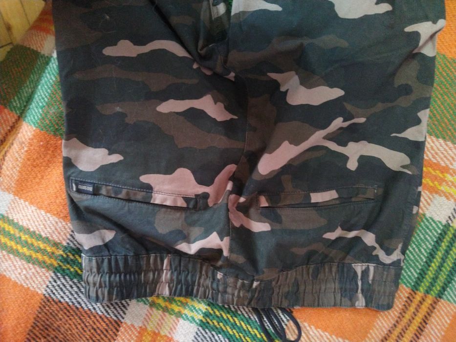 Дънки слим камуфлажни