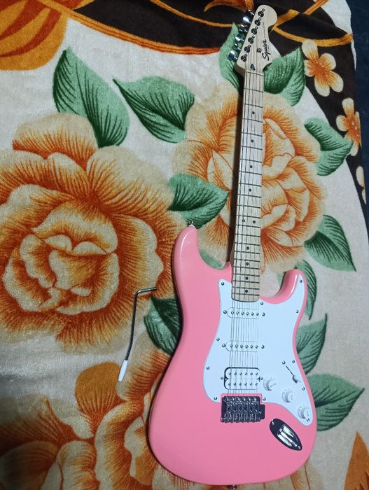 Продается электрогитара Fender