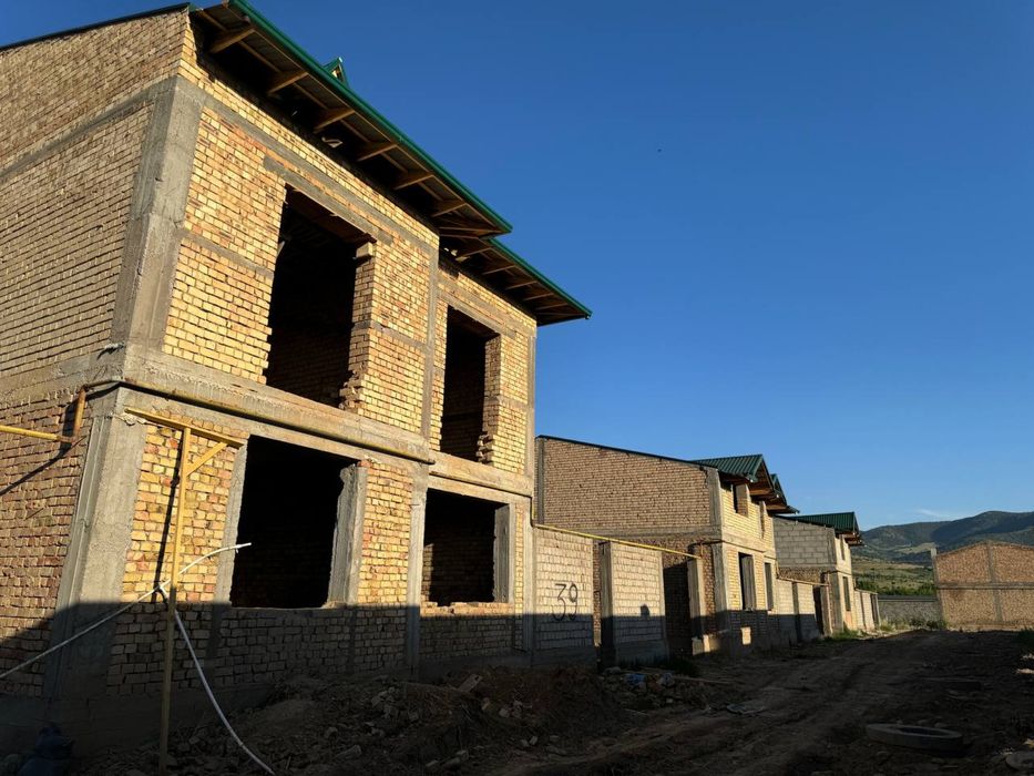 Dacha sotiladi yangi chorbogda