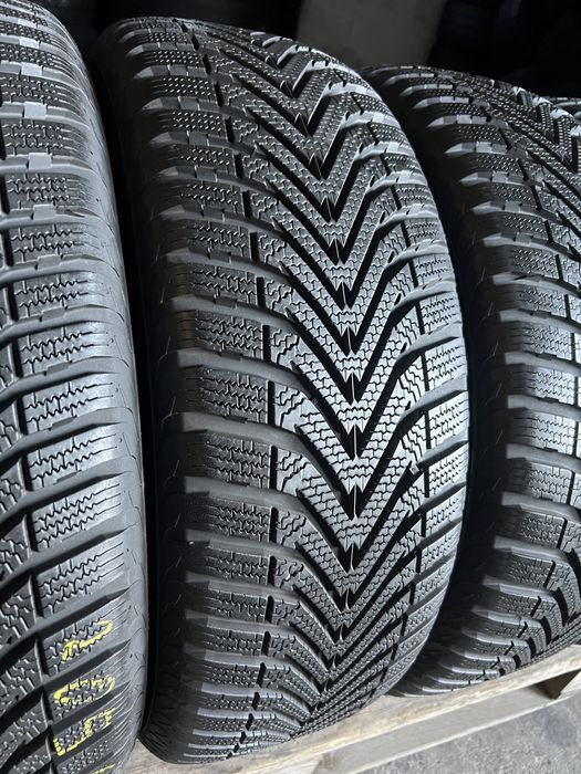 4 anvelope de iarna 205/60/16 Vredestein 8 mm!