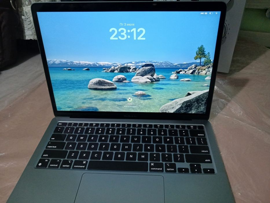 MacBook Air M1..