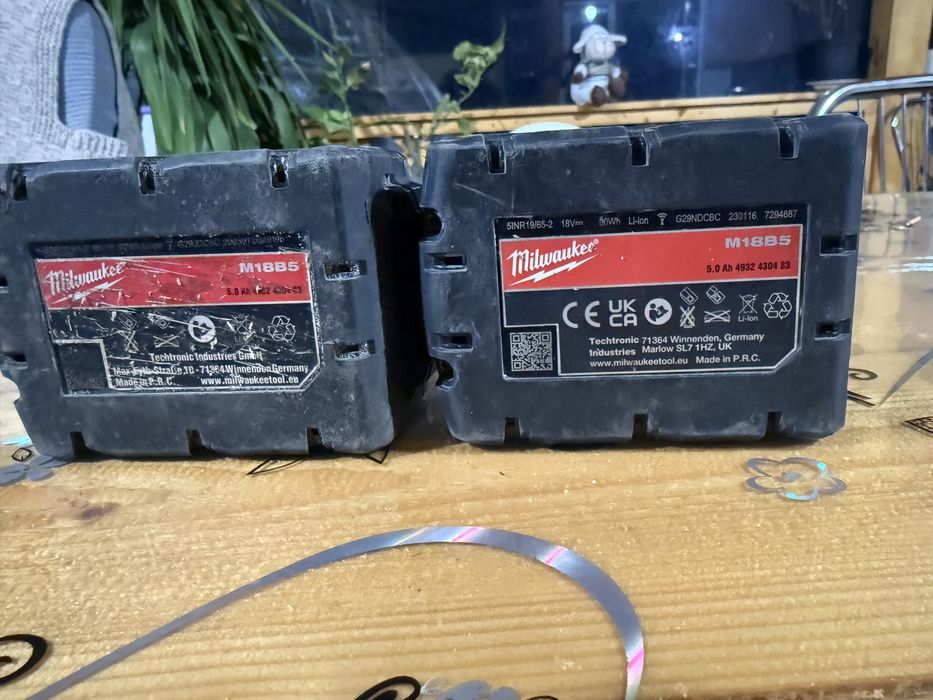Vand baterii milwaukee de 5 amperi