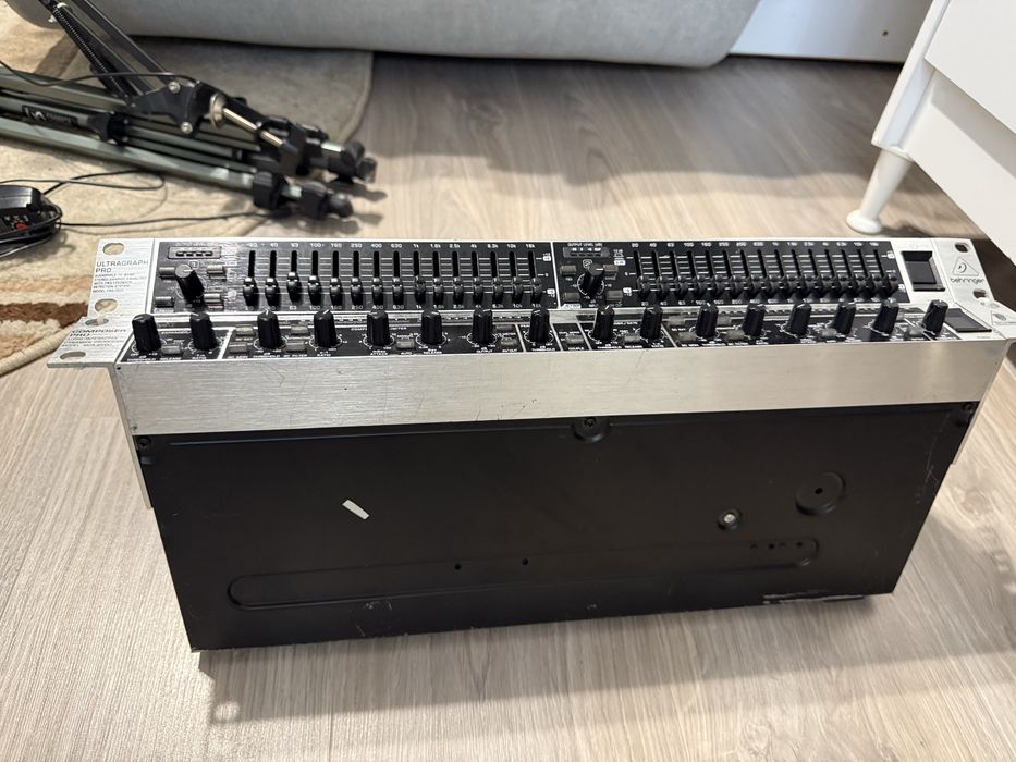 Egalizator - Behringer FBQ1502HD