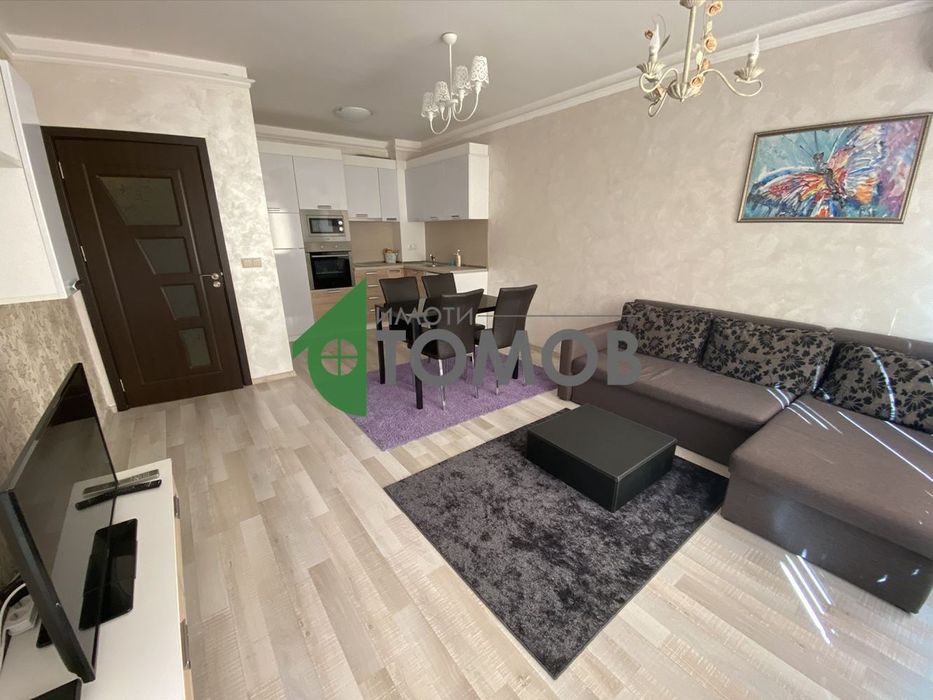 Продава се Двустаен апартамент в Шумен, Пазара - 65 кв.м за 1647 €/кв.м - Снимка #1