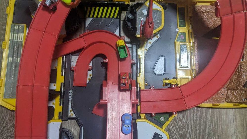 Детская игрушка машина-трансформер,ДЖИП