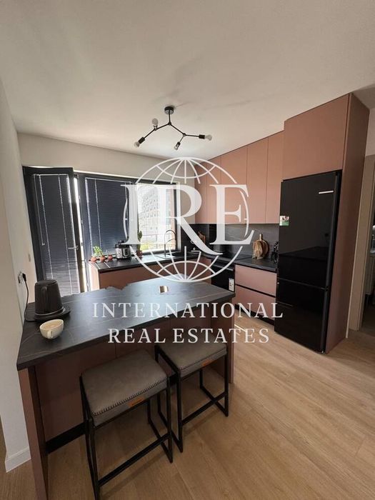 Продава се Тристаен апартамент в к.к. Св.Св. Константин и Елена - 118 кв.м за 2348 €/кв.м - Снимка #1