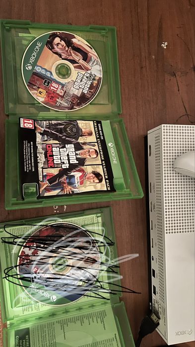 XBOX ONE S 500гб Предлогайте обмен